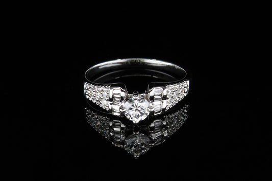 18K W/G Engagement Ring C0.31ct S0.22ct