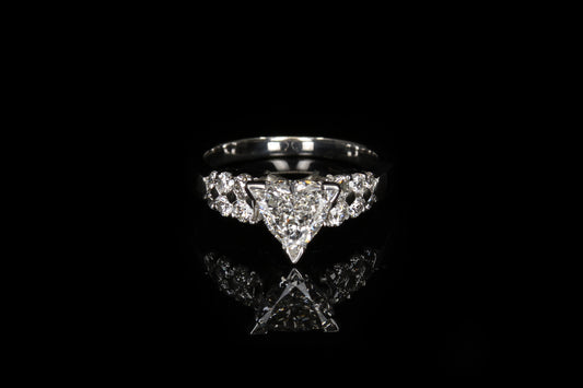 18K W/G Engagement Ring C0.99ct S0.64ct