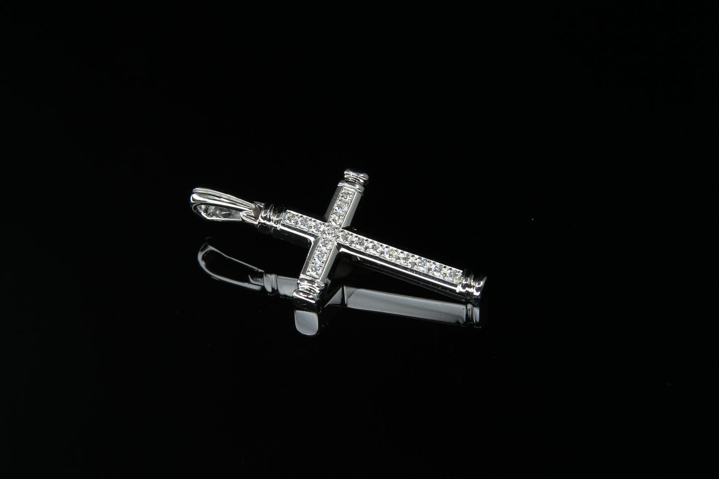 18K W/G Diamond Cross 0.30ct