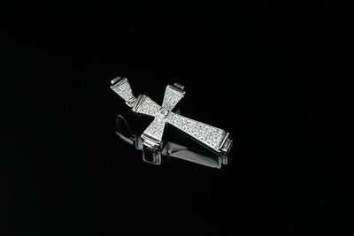 18K W/G Diamond Cross 0.50ct